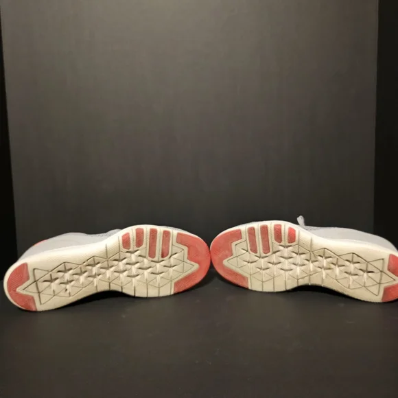 Nike Women's Athletic Shoes in Gray and Coral/Pink - Picture 7 of 7